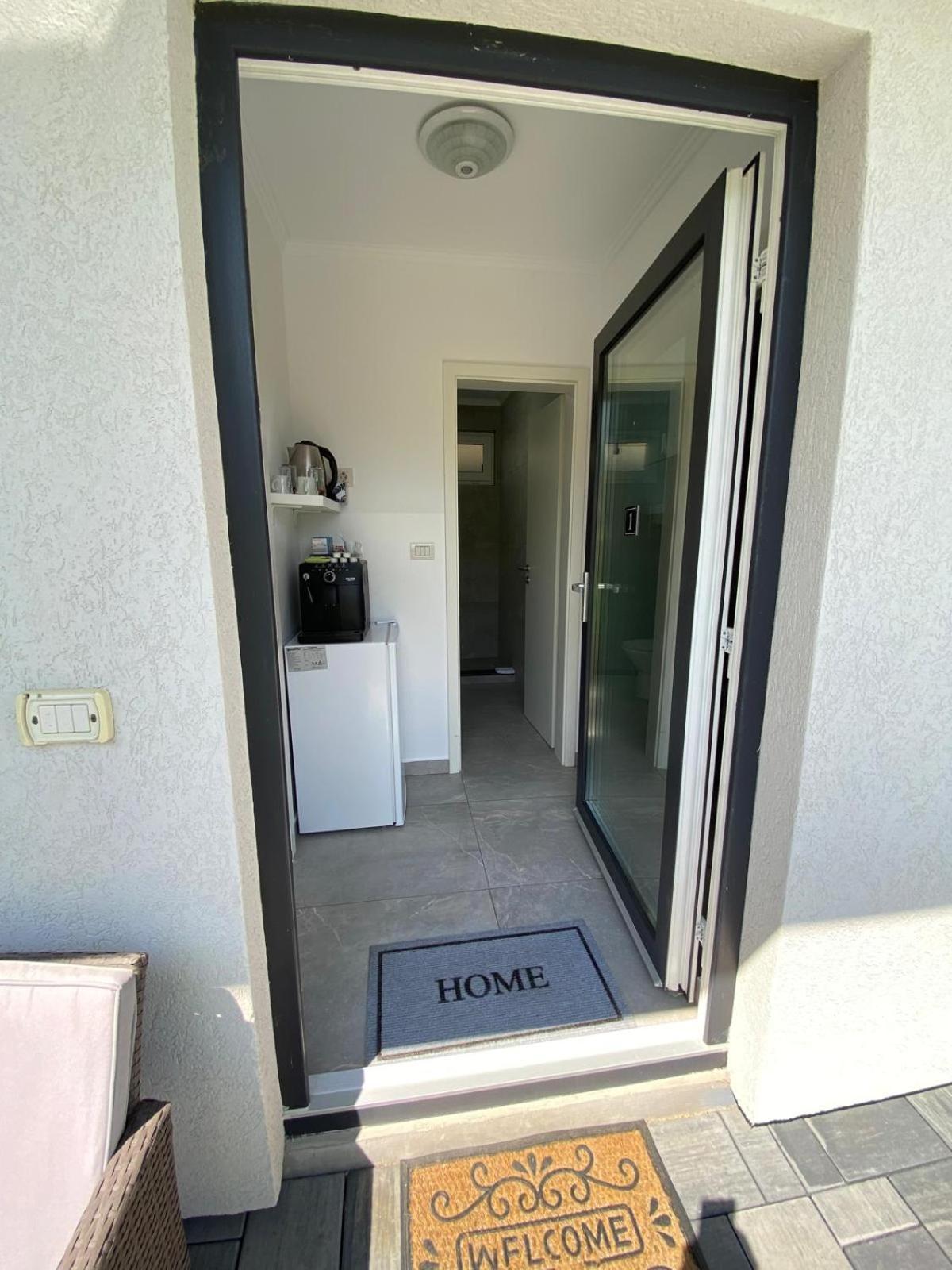 Kevin&Jessica Rooms Giarmata Exterior foto