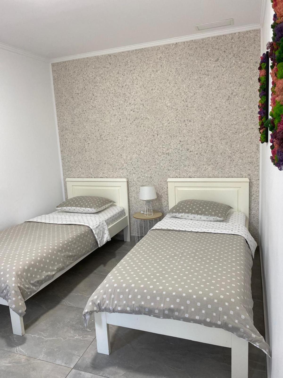 Kevin&Jessica Rooms Giarmata Exterior foto